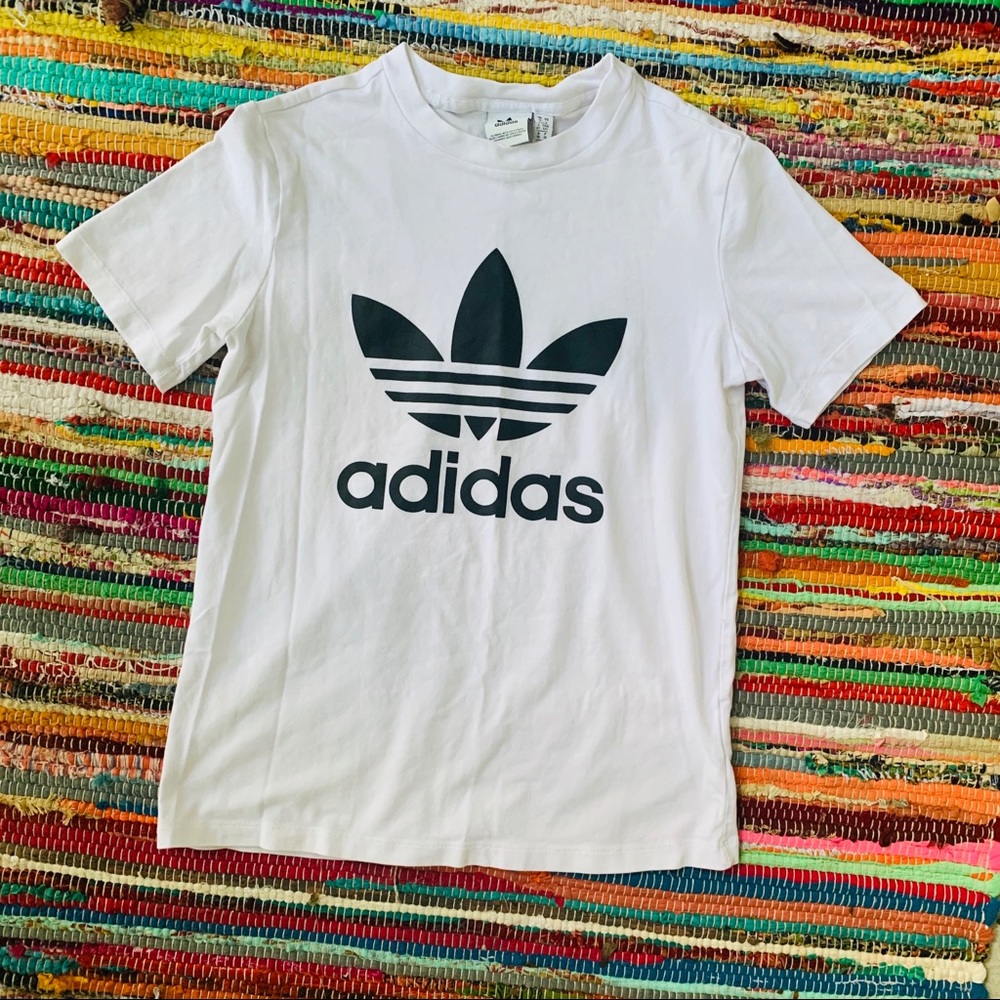 🖤 Adidas White T-shirt